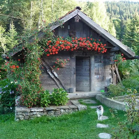 Chambres D'hotes / Ferme St Roch B&B *